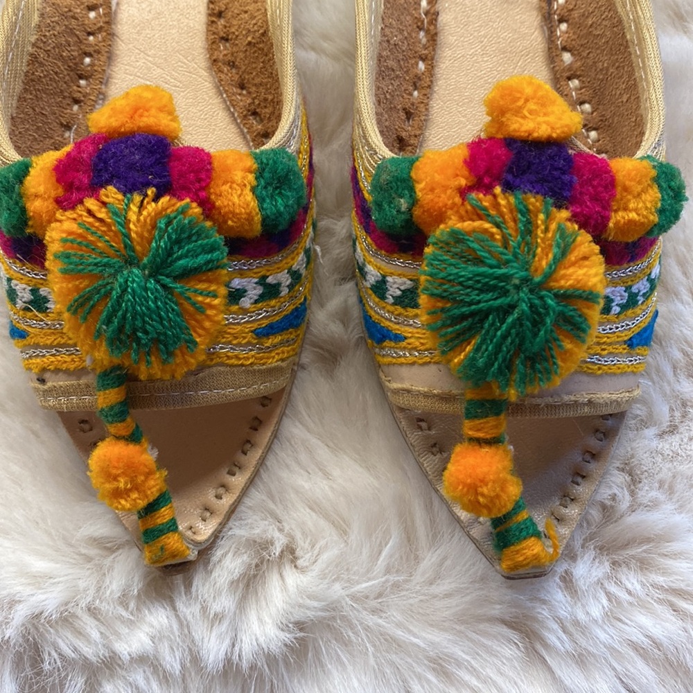 Pom Pom Embroidered Leather Indian Sandals - Picture 6 of 14